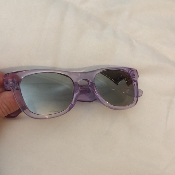 NIB Burberry sunglasses - Picture 2 of 4